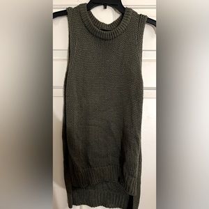Sleeveless woven top